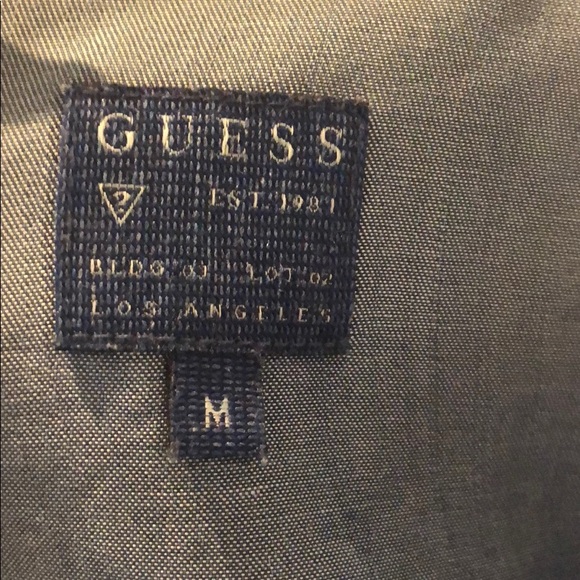 Guess button up top - Picture 5 of 5